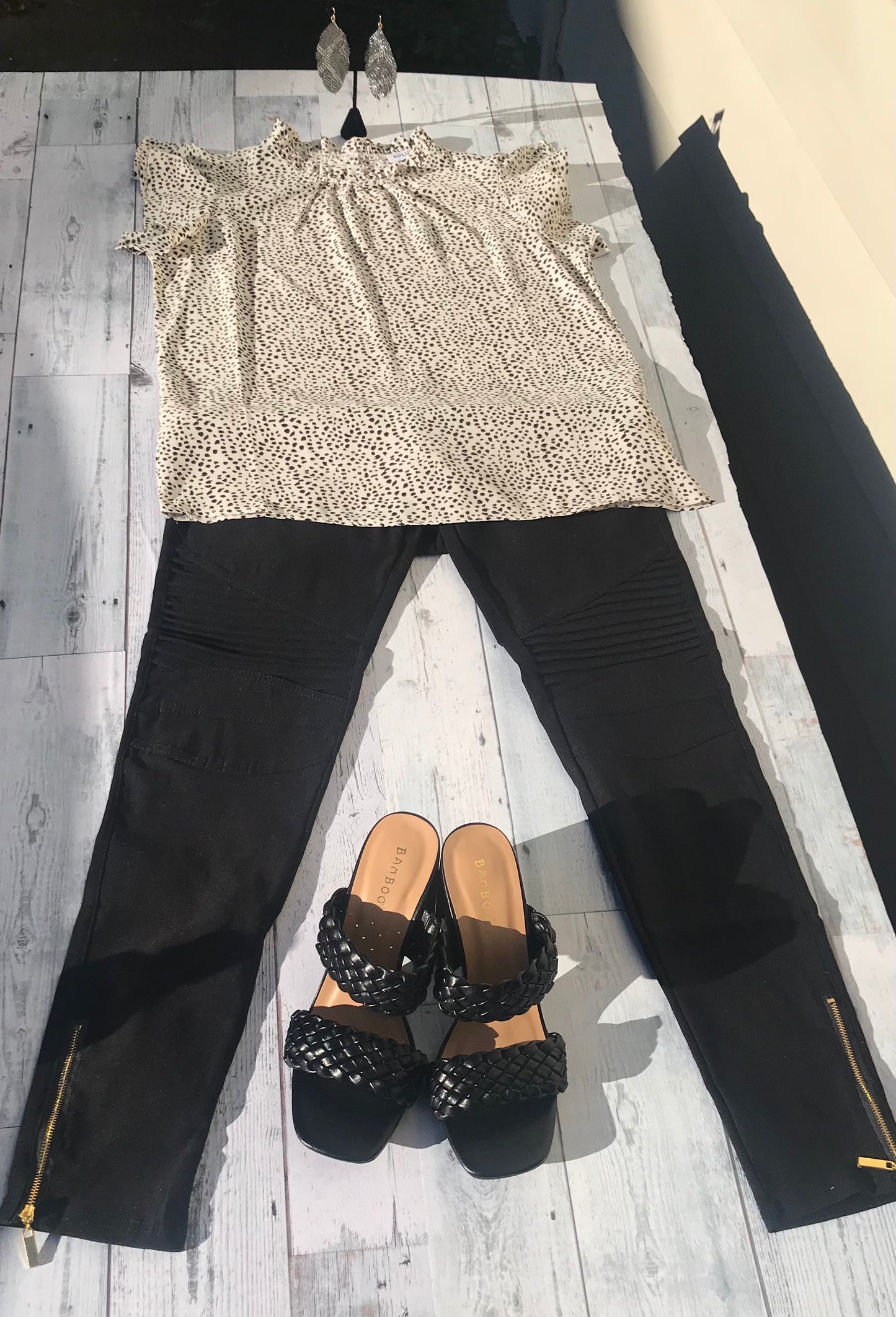 Ruffled Sleeve Speckled Print Blouse